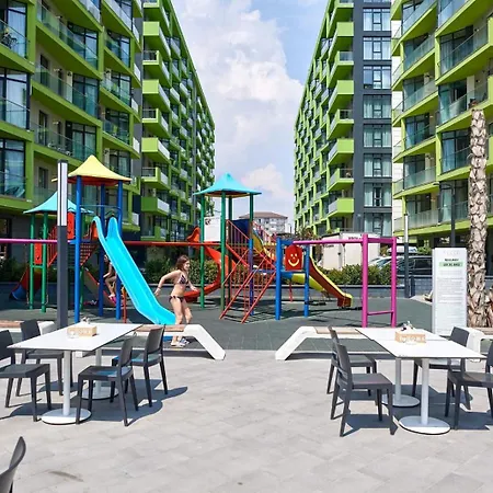 Isabela By Alz Apartment