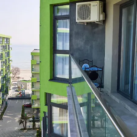 Isabela By Alz Apartment